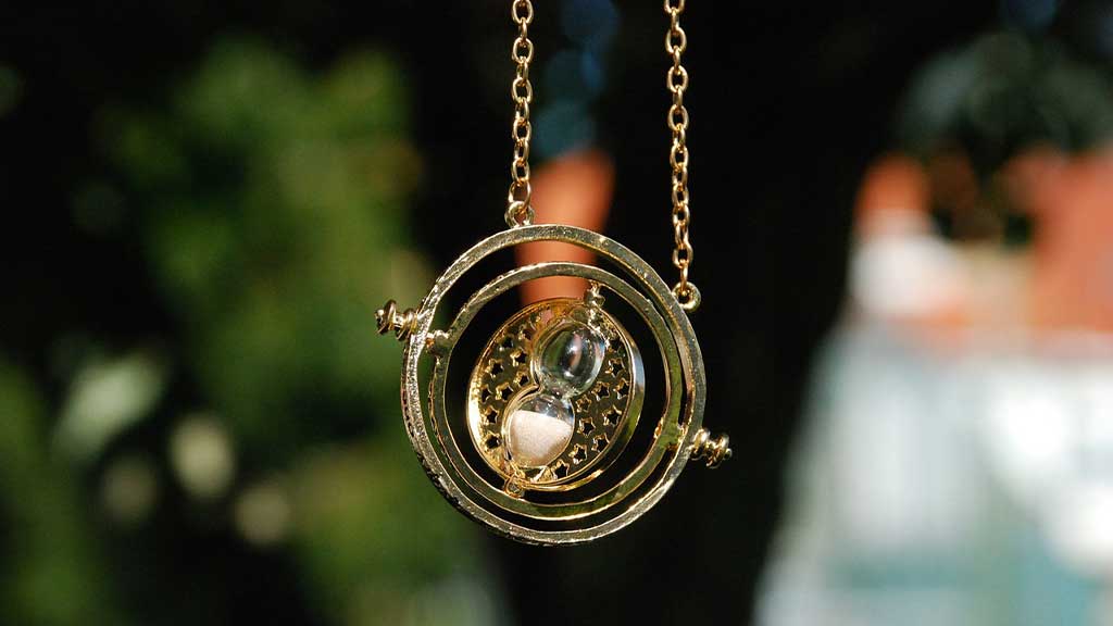 What are Some of the Most Popular Harry Potter Gifting Items for Women?